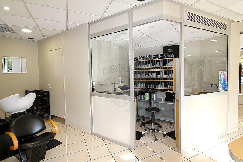 Magasins - 132 m² - 5 pièces