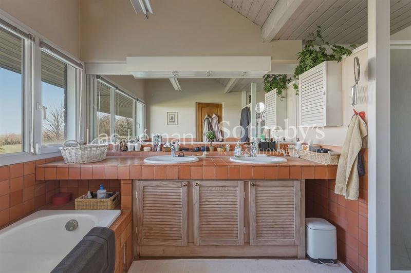 Maison - 350 m² - 9 pièces