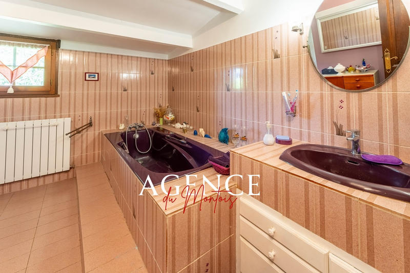 Maison - 203 m² - 7 pièces