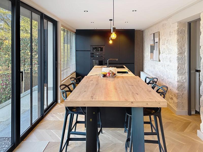 Maison bourgeoise - 300 m² - 9 pièces