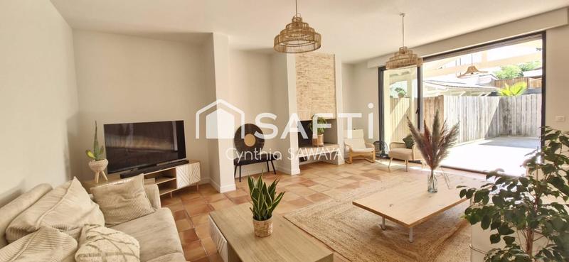 Maison - 241 m² - 7 pièces