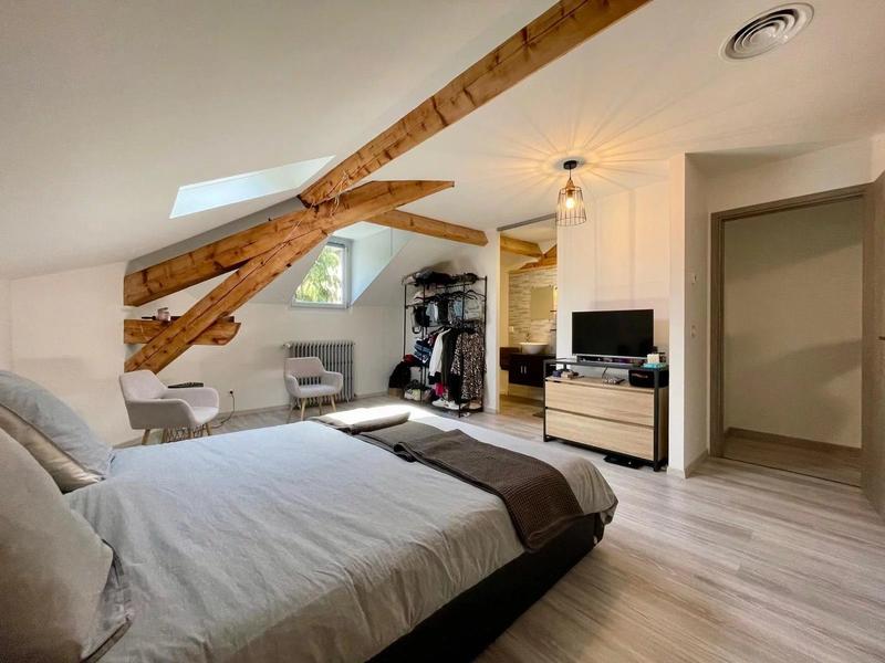 Maison - 298 m² - 8 pièces