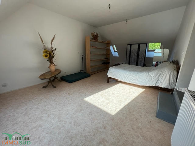 Propriété - 200 m² - 8 pièces