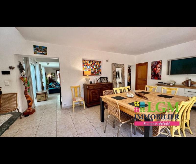 Villa - 217 m² - 5 pièces