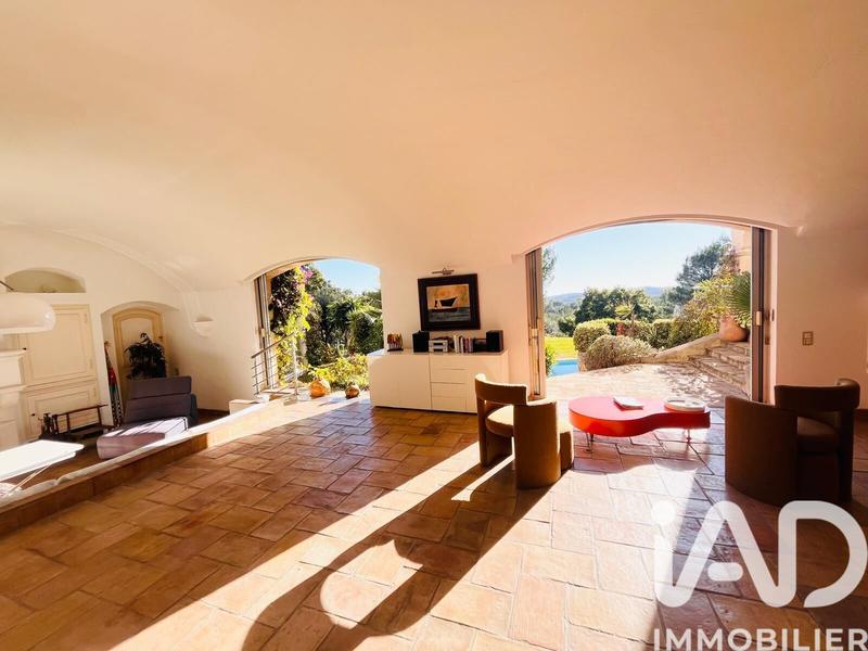 Maison de maîtres - 310 m² - 10 pièces