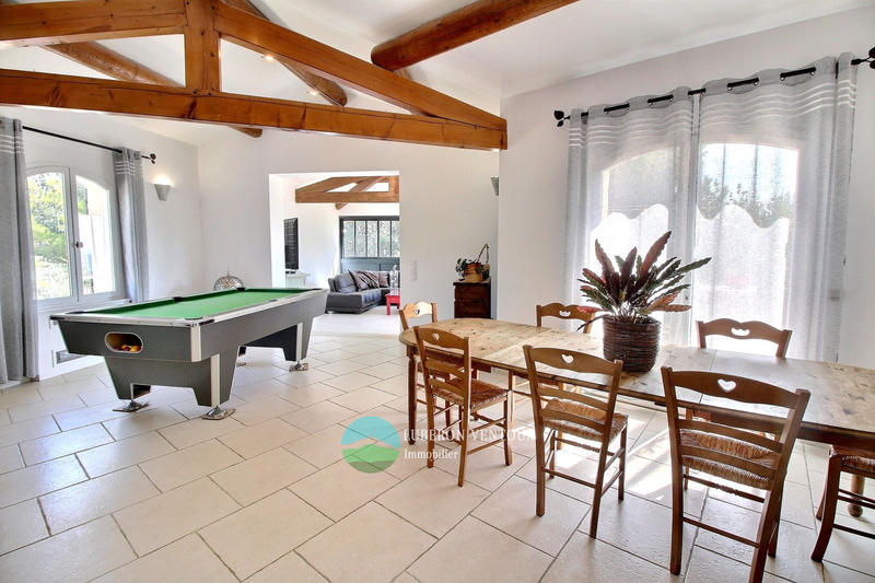 Maison - 221 m² - 5 pièces