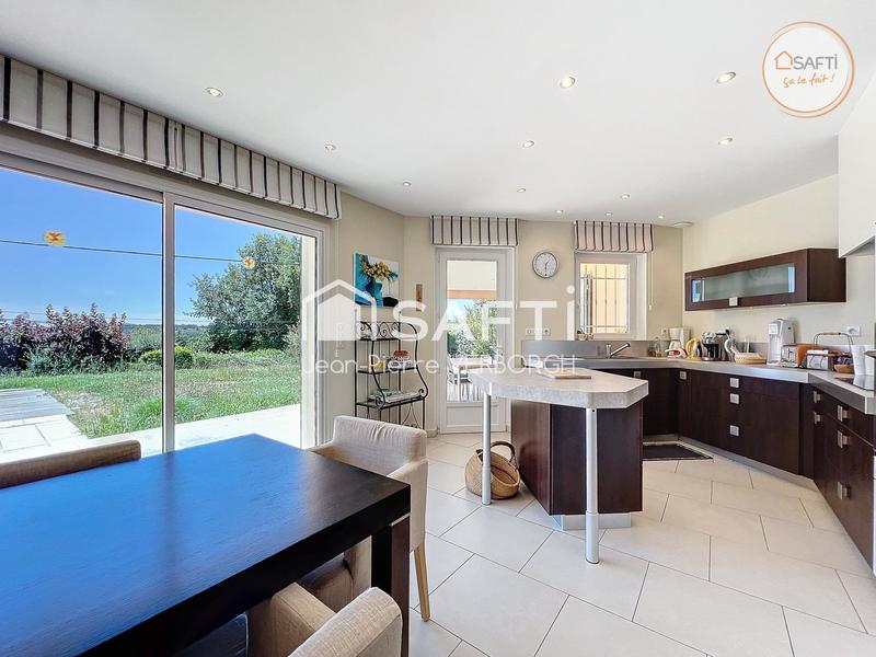 Maison - 170 m² - 5 pièces