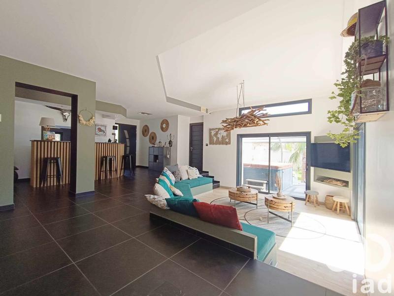 Maison - 230 m² - 7 pièces