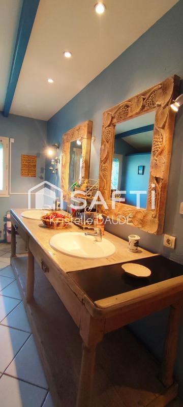 Maison - 240 m² - 8 pièces