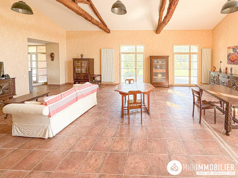 Maison - 239 m² - 7 pièces