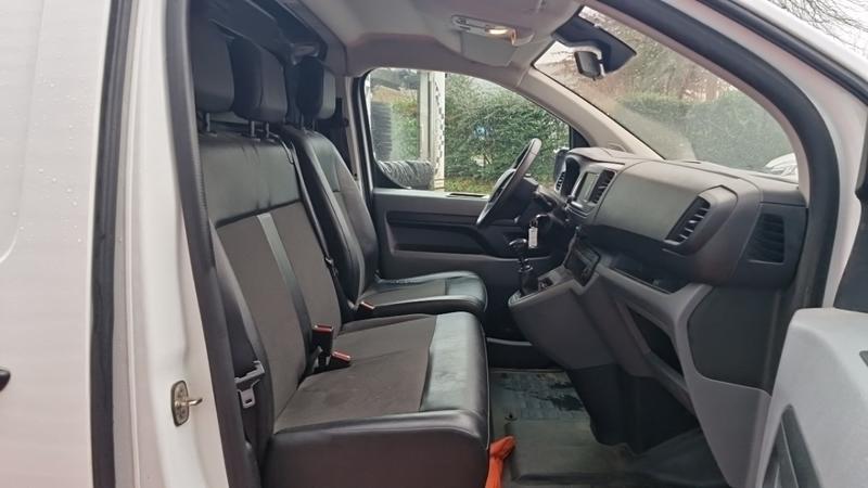 Citroën Jumpy Fourgon m bluehdi 120 ss bvm6 driver 300 nm