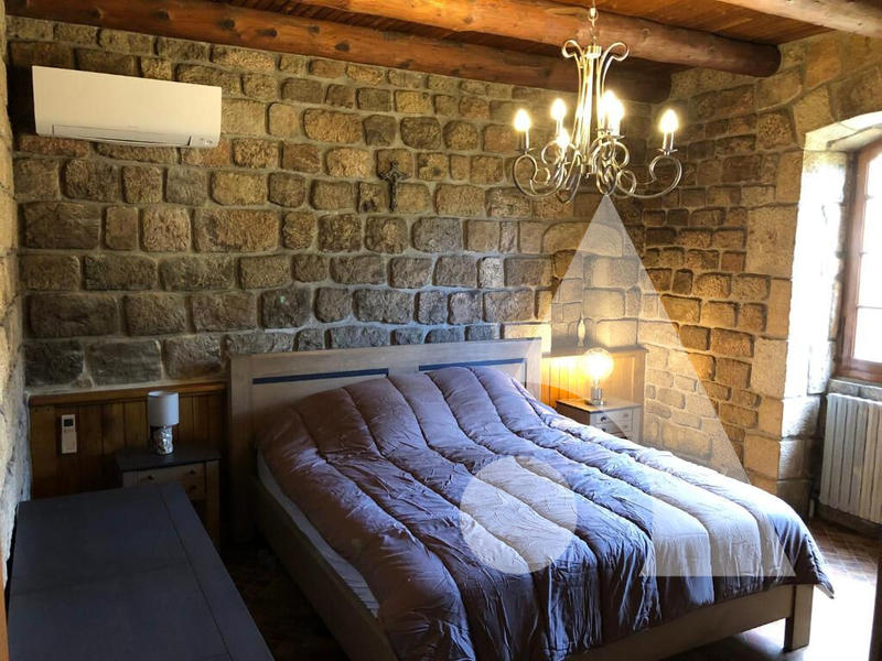 Demeure - 448 m² - 12 pièces