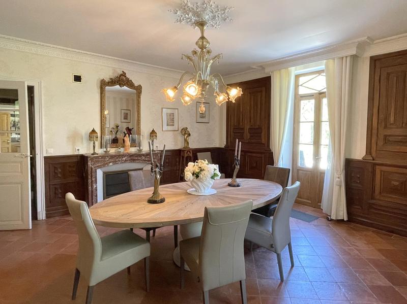 Maison de domaine - 750 m² - 12 pièces