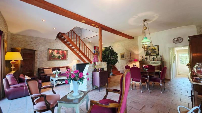 Maison - 165 m² - 6 pièces