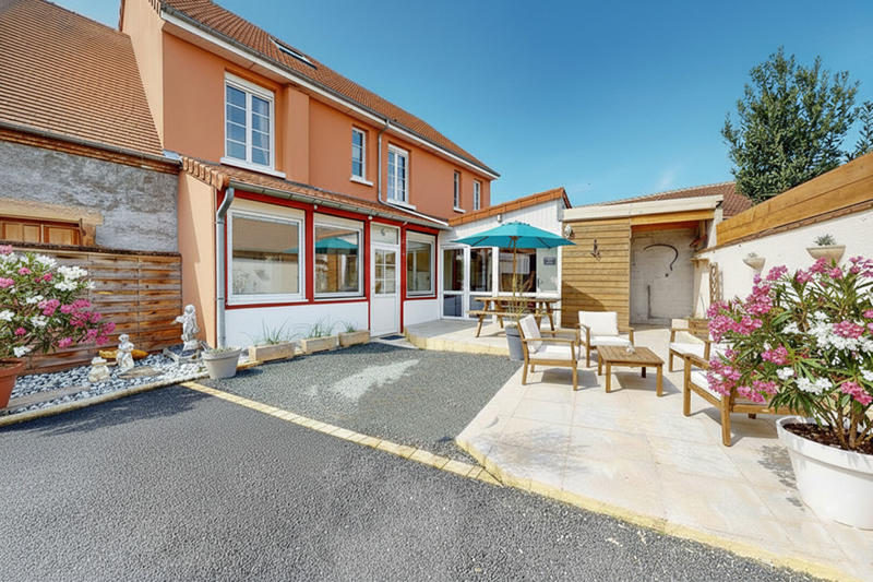 Maison - 229 m² - 11 pièces