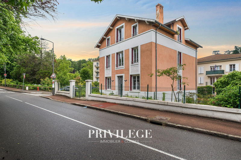 Appartement - 86 m² - 4 pièces