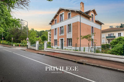 Appartement - 86 m² - 4 pièces