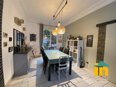 Maison de ville - 228 m² - 7 pièces