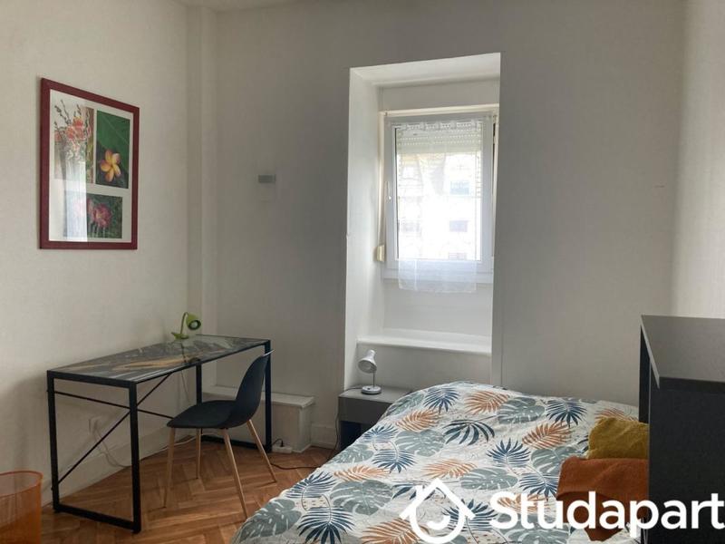 Chambre - 13 m² - 1 pièce