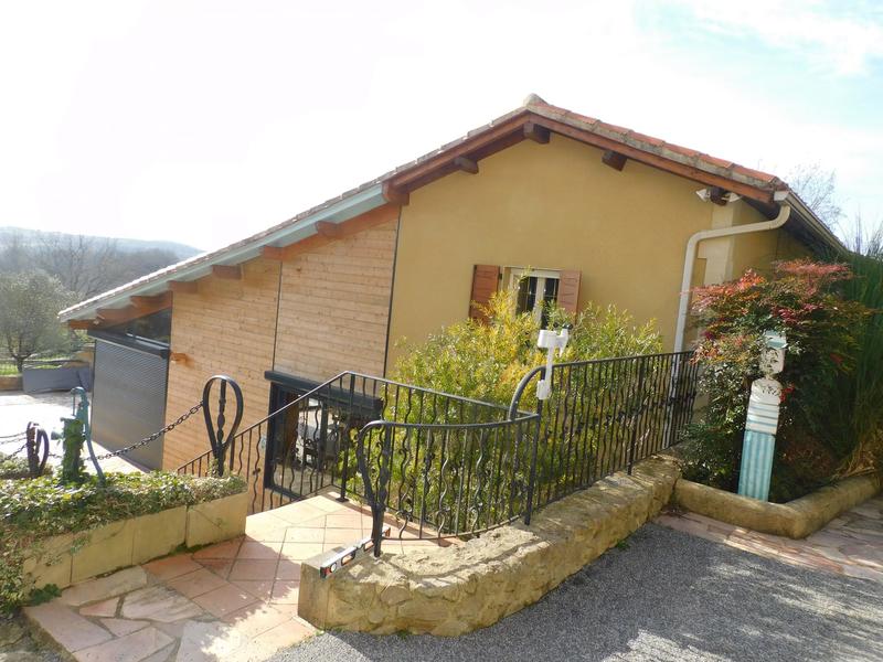 Maison - 936 m² - 23 pièces