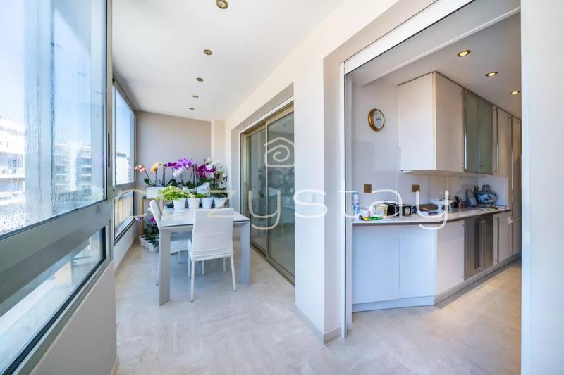 Appartement - 180 m² - 6 pièces