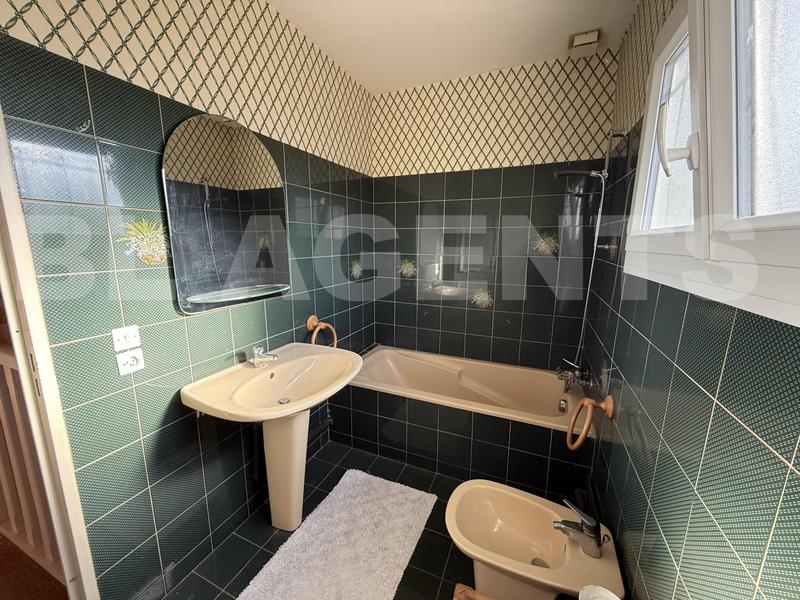 Maison jumelée - 112 m² - 6 pièces