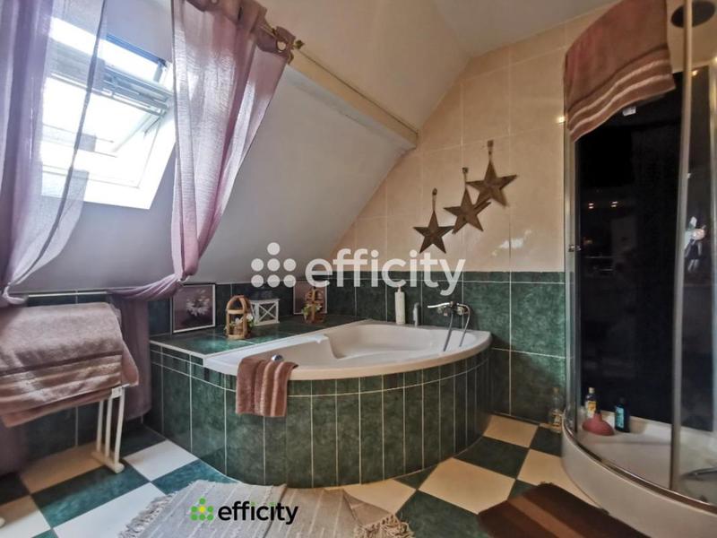 Maison - 163 m² - 8 pièces