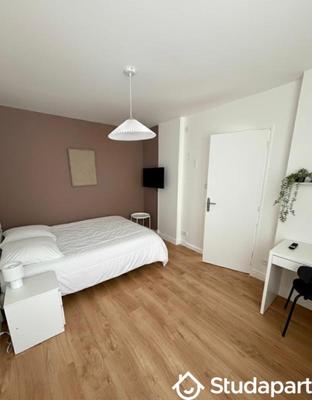 Chambre - 11 m² - 1 pièce