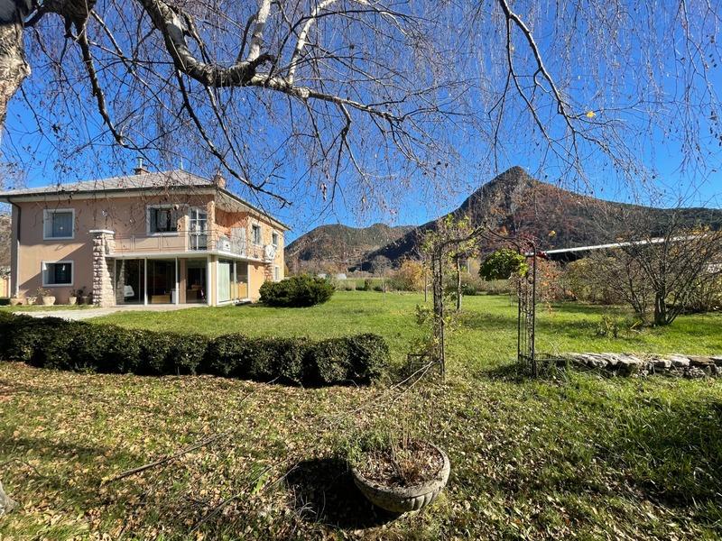 Maison - 148 m² - 6 pièces