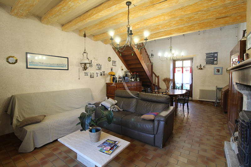 Maison - 180 m² - 8 pièces