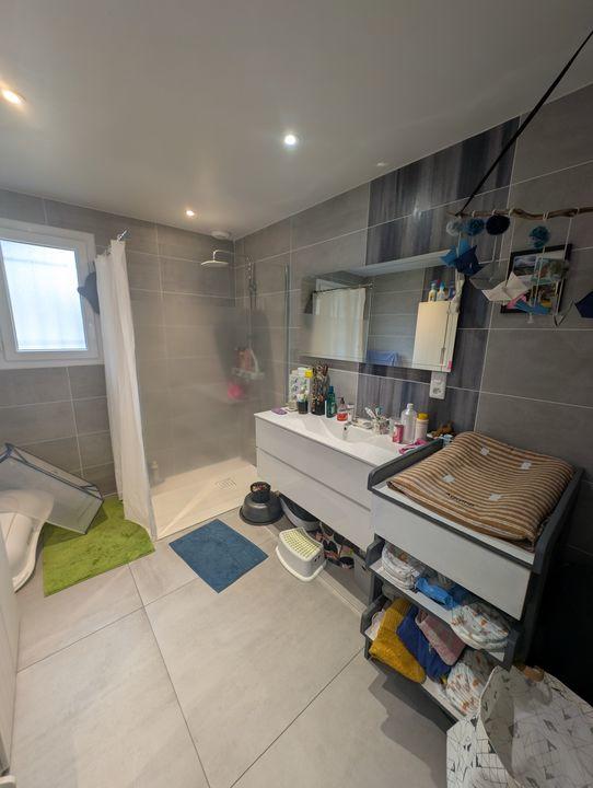 Maison - 90 m² - 3 pièces