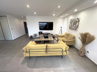 Maison - 185 m² - 7 pièces