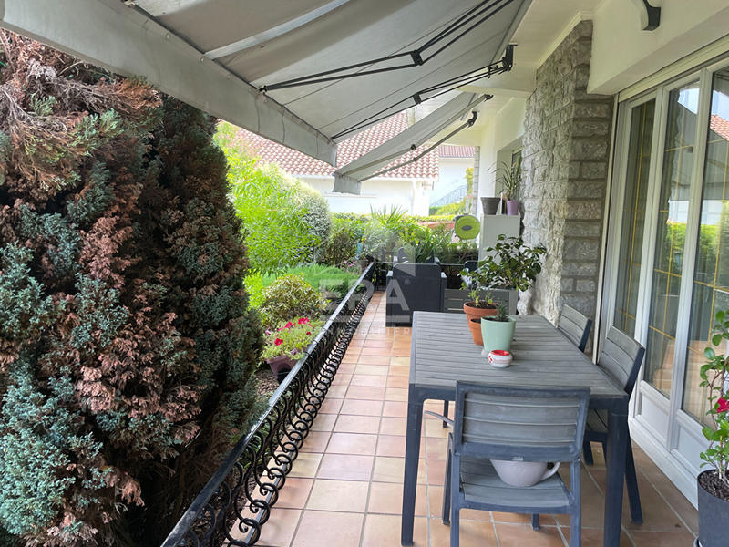 Maison - 224 m² - 7 pièces