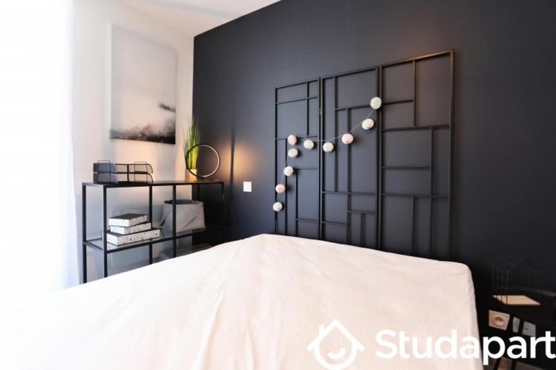 Chambre - 10 m² - 1 pièce