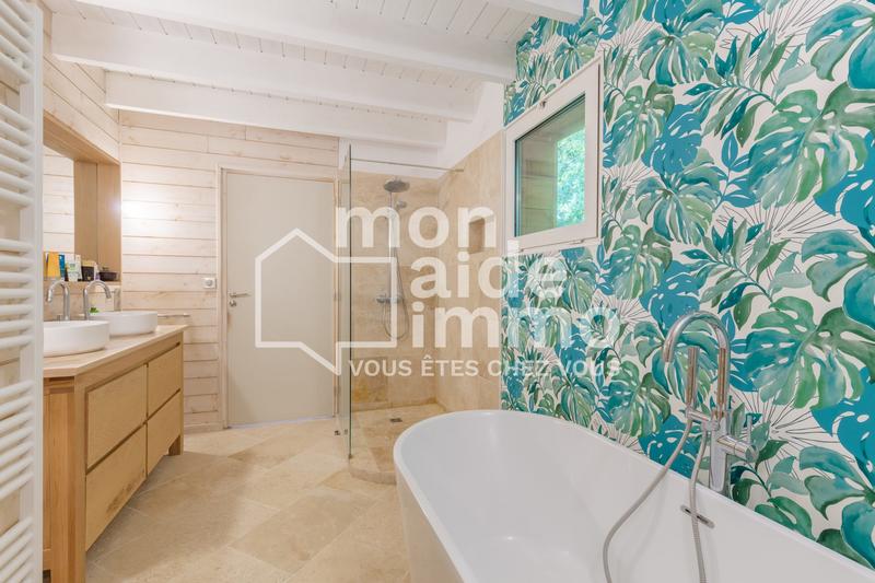 Maison contemporaine - 227 m² - 7 pièces