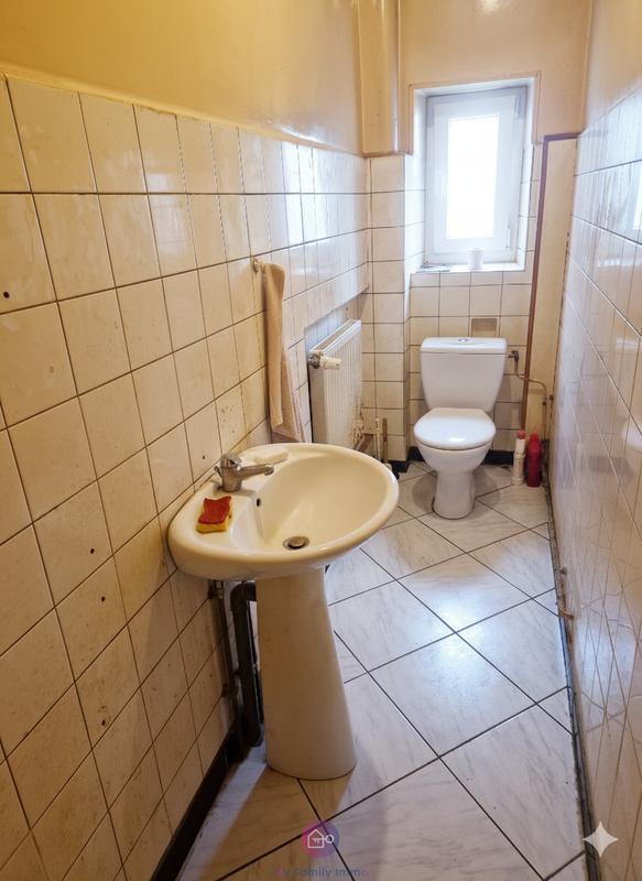 Maison - 214 m² - 12 pièces