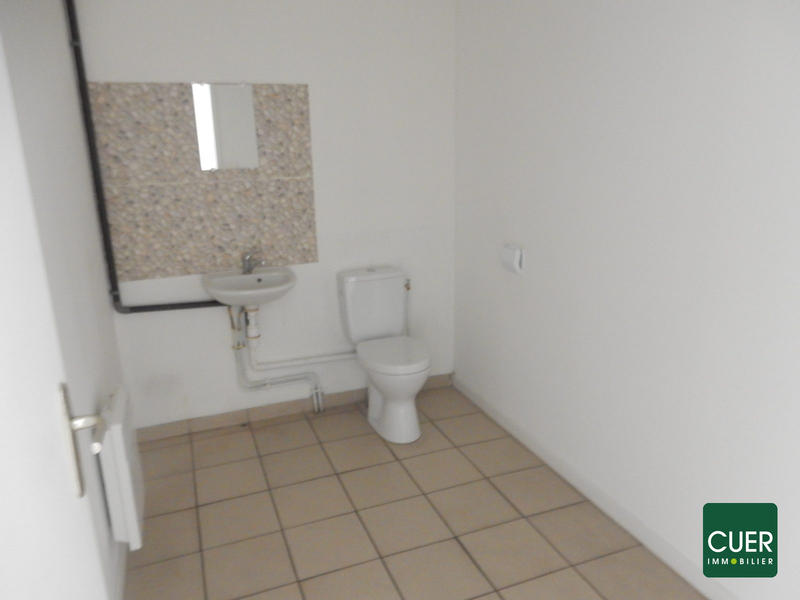 Local commercial - 118 m² - 2 pièces