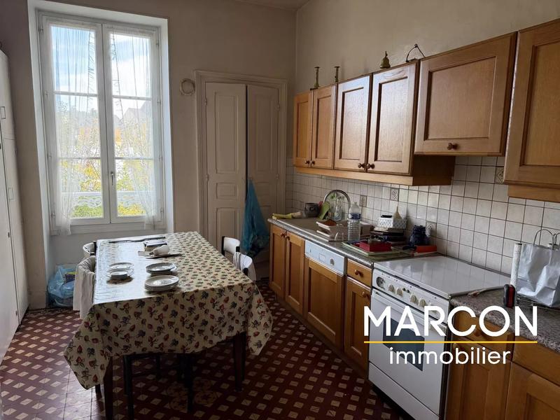 Maison - 177 m² - 7 pièces