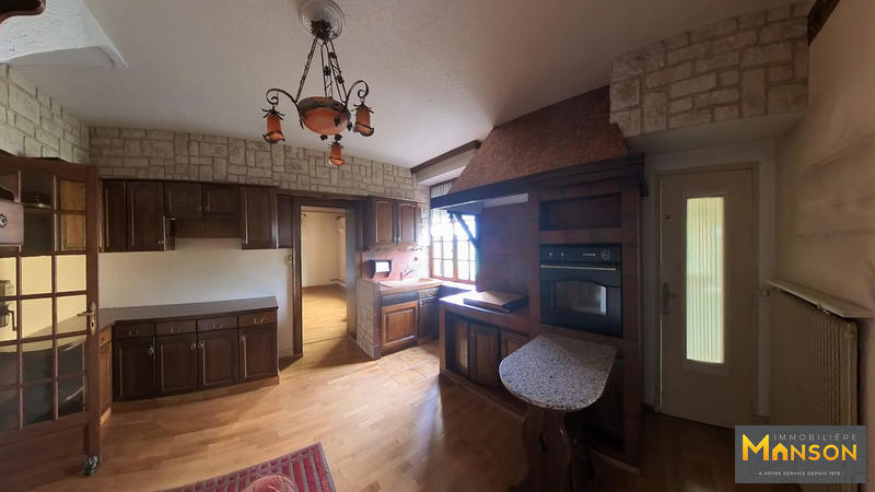 Maison ancienne - 239 m² - 10 pièces