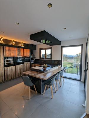 Maison - 260 m² - 6 pièces