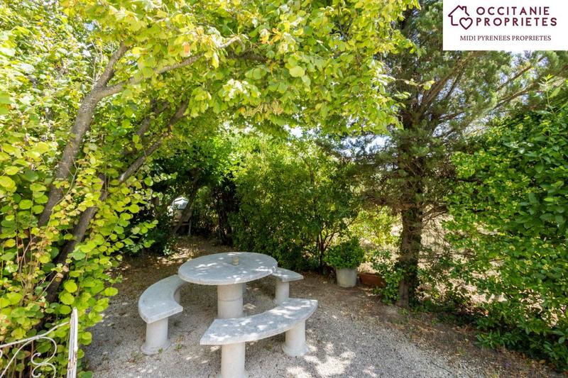 Maison de maîtres - 452 m² - 11 pièces