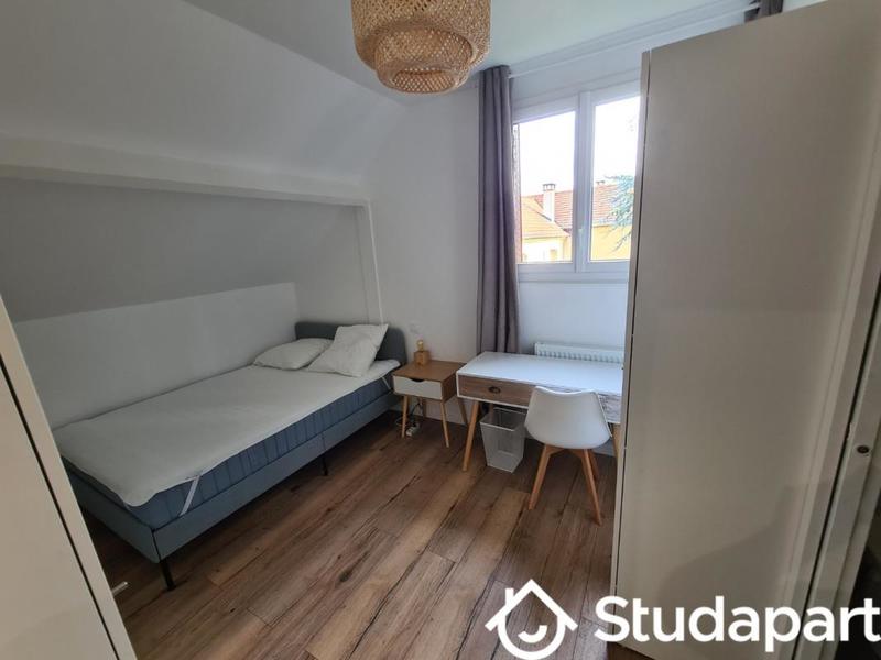 Chambre - 13 m² - 1 pièce