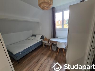 Chambre - 13 m² - 1 pièce