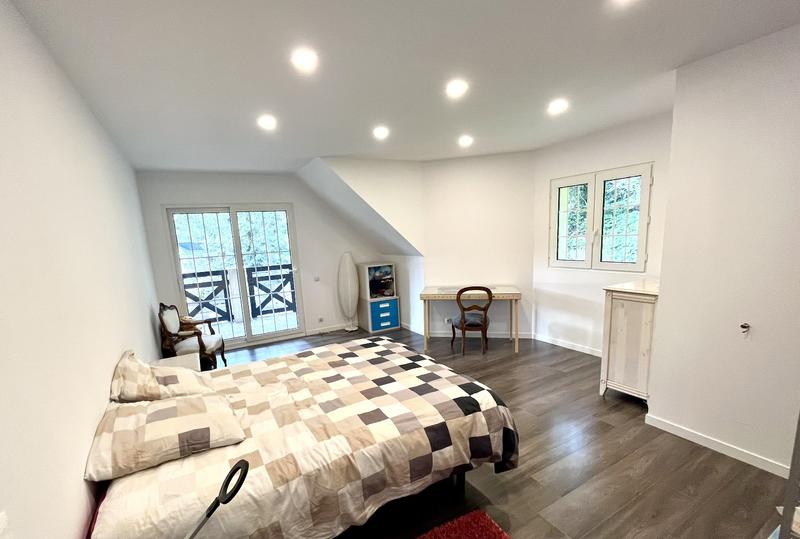 Maison - 475 m² - 8 pièces