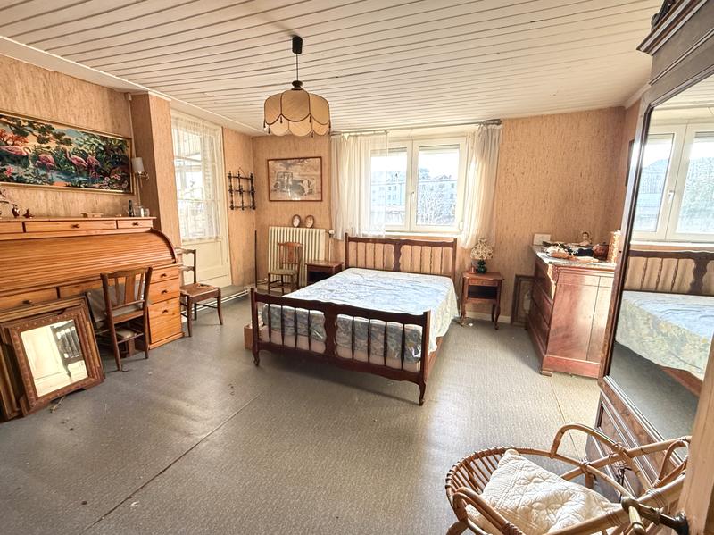 Maison - 210 m² - 5 pièces