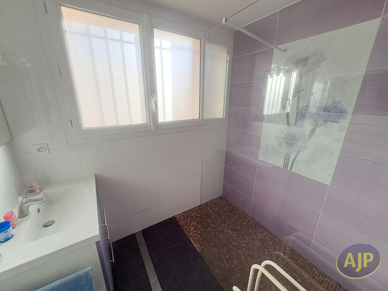 Maison - 205 m² - 6 pièces