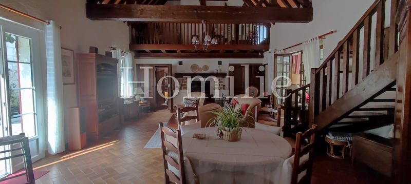 Maison - 386 m² - 9 pièces