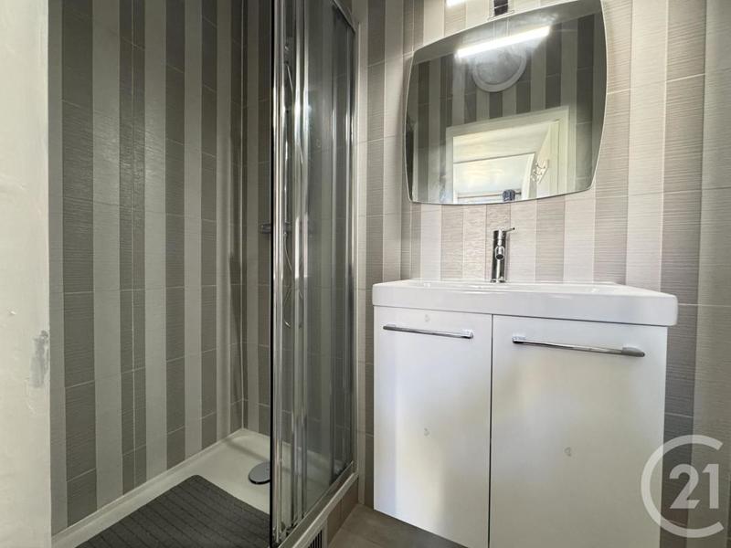 Studio - 14 m² - 1 pièce