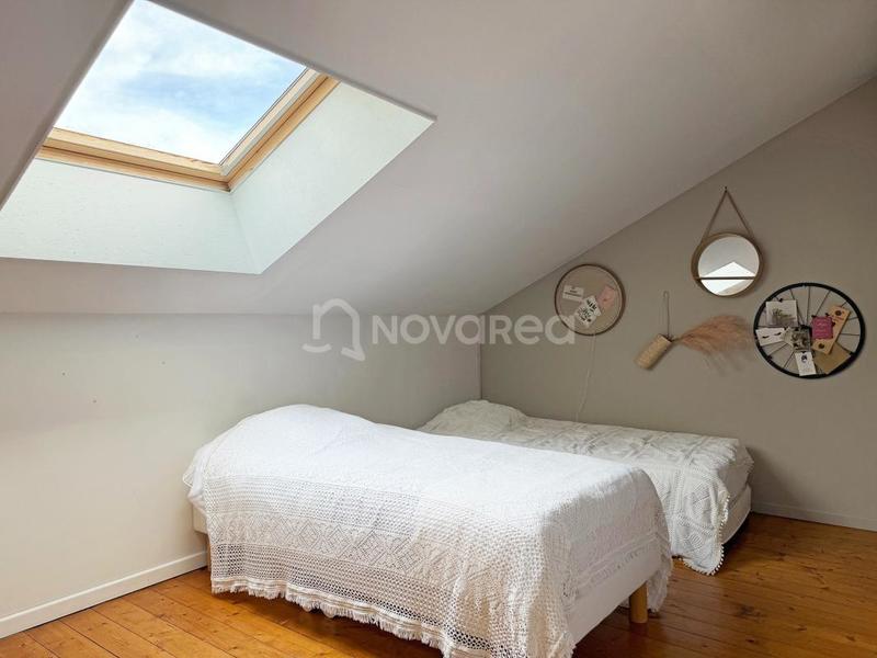 Loft - 471 m² - 8 pièces