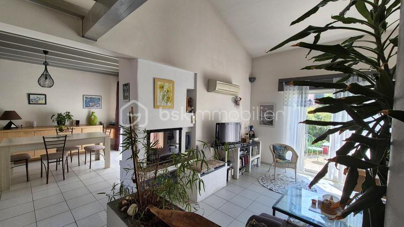 Maison traditionnelle - 131 m² - 6 pièces